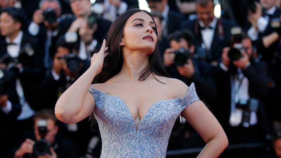 Style File: Aishwarya Rai at Cannes Film Festival✨💅 : r/BollywoodFashion